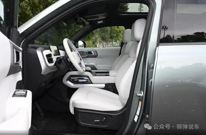 最终选择纯电动SUV方程豹钛3九游会J9不听家人劝放弃燃油车(图13)